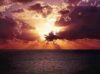 Puesta de sol sobre el agua