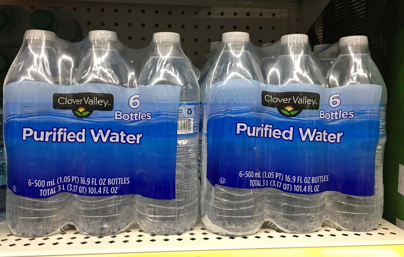 Agua purificada en envases: comida real frente a comida falsa